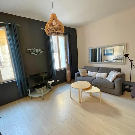 Agreable T2 Avec Baignoire 拉西约塔