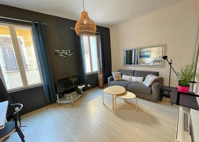 Agreable T2 Avec Baignoire La Ciotat
